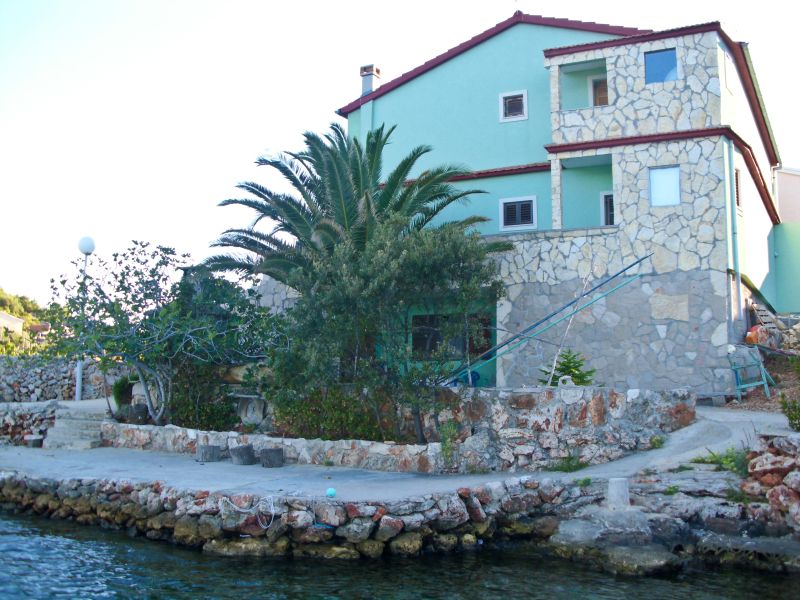 Widok na dom od strony morza